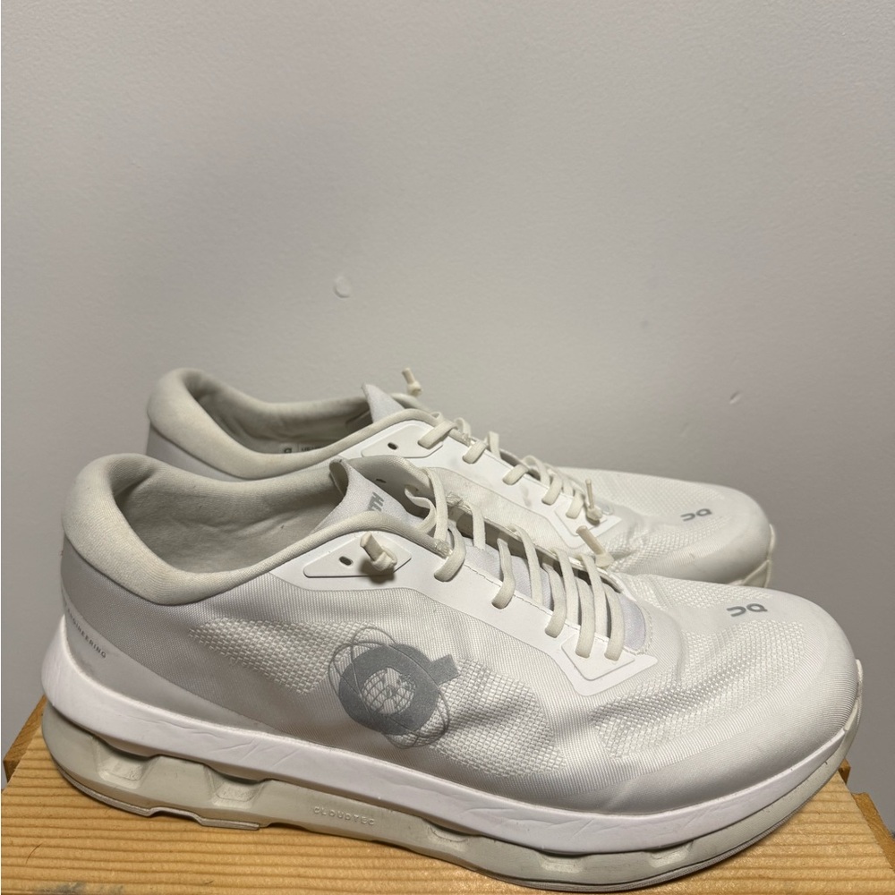Kith x On Cloud Collab ice White Sneakers - Picture 5 of 6